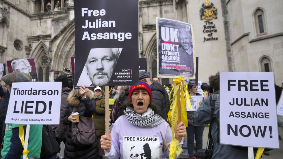 julian assange